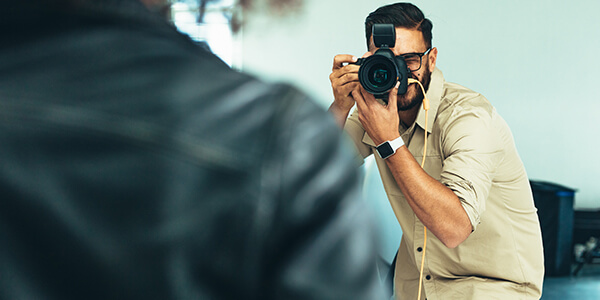 Becoming a photographer: your guide to getting started | PolicyBee